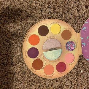 Donut makeup palette